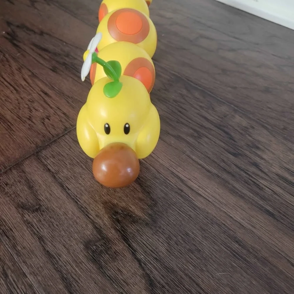 Nintendo Super Mario Wiggler Figure with Koopa Hoover Shell - Picture 3 of 3